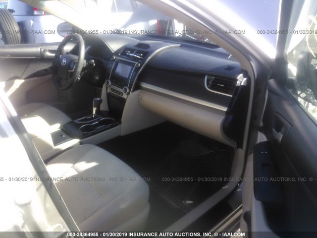 4T4BF1FK6ER361031 - 2014 TOYOTA CAMRY L/SE/LE/XLE 金色 照片 5