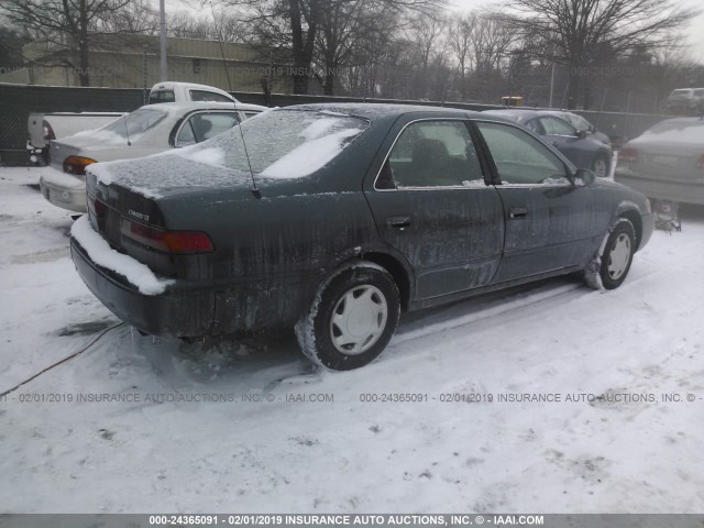 4T1BG22K7WU345957 - 1998 TOYOTA CAMRY CE/LE/XLE 绿色 照片 4