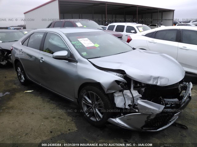 4T1BF1FK9HU345887 - 2017 TOYOTA CAMRY LE/XLE/SE/XSE 银色 照片 1