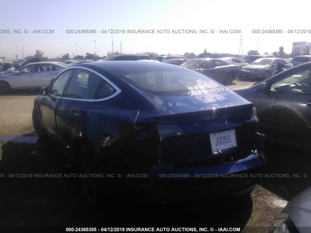 5YJ3E1EA7JF045882 - 2018 TESLA MODEL 3 BLUE photo 3