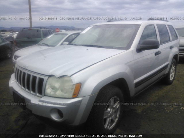 1J4GR48K05C690866 - 2005 JEEP GRAND CHEROKEE LAREDO/COLUMBIA/FREEDOM 银色 照片 2