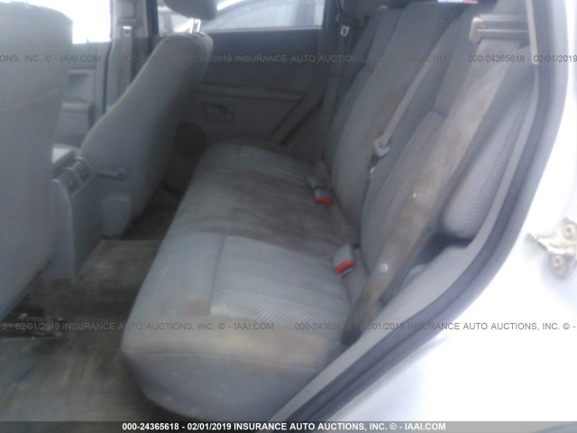 1J4GR48K05C690866 - 2005 JEEP GRAND CHEROKEE LAREDO/COLUMBIA/FREEDOM 银色 照片 8