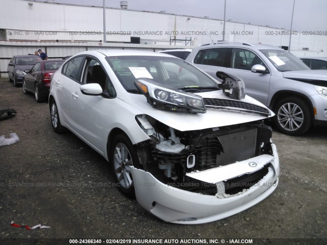 3KPFL4A73HE008083 - 2017 KIA FORTE LX/S WHITE photo 1