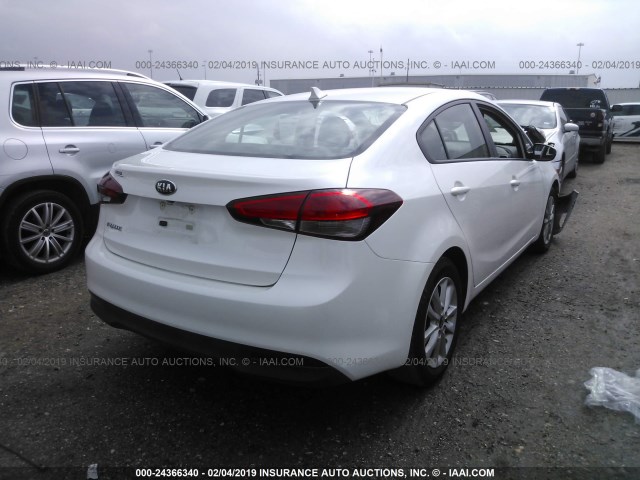 3KPFL4A73HE008083 - 2017 KIA FORTE LX/S WHITE photo 4