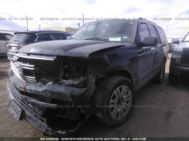 5LMJJ2J52DEL01135 - 2013 LINCOLN NAVIGATOR BLACK photo 2