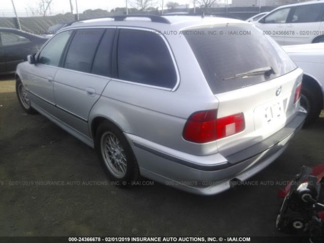 WBADP6348YBV65706 - 2000 BMW 528 IT AUTOMATIC SILVER photo 3