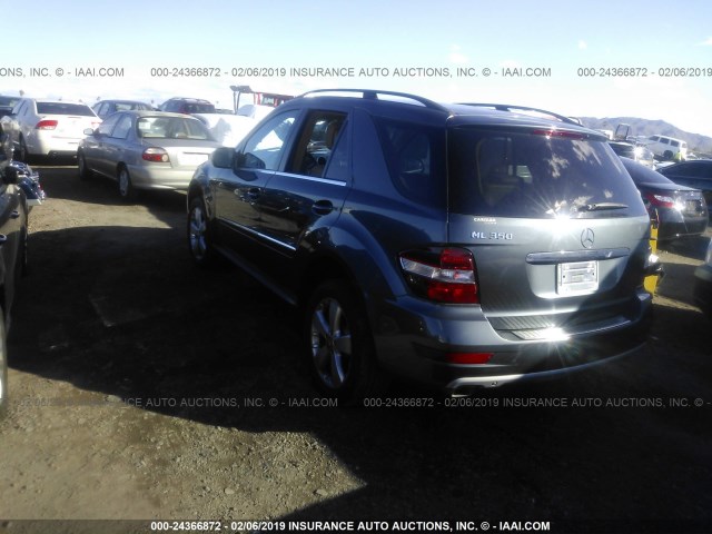 4JGBB5GB3AA586451 - 2010 MERCEDES-BENZ ML 350 GRAY photo 3