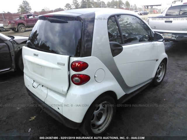 WMEEJ3BA9FK796675 - 2015 SMART FORTWO PURE/PASSION WHITE photo 4