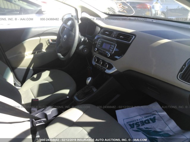 KNADM4A35H6072050 - 2017 KIA RIO LX WHITE photo 5