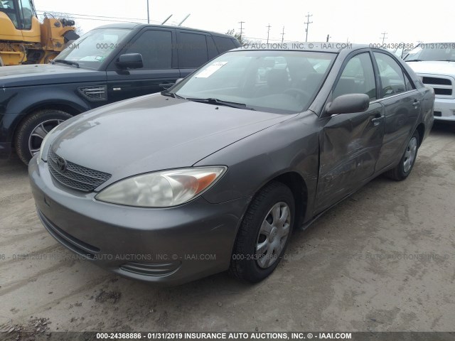 4T1BE32K43U651828 - 2003 TOYOTA CAMRY LE/XLE/SE GRAY photo 2