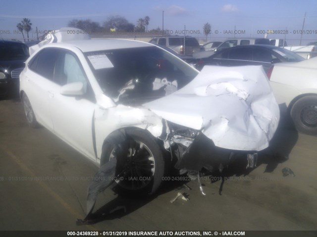 4T1BF1FKXFU488019 - 2015 TOYOTA CAMRY LE/XLE/SE/XSE WHITE photo 1