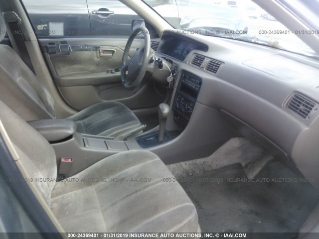 JT2BG22K4W0204476 - 1998 TOYOTA CAMRY CE/LE/XLE GOLD photo 5