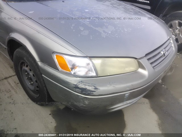 JT2BG22K4W0204476 - 1998 TOYOTA CAMRY CE/LE/XLE GOLD photo 6