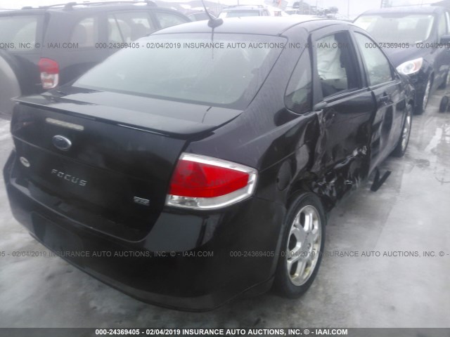 1FAHP35N88W221705 - 2008 FORD FOCUS SE/SEL/SES BLACK photo 4