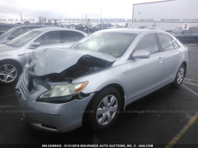 4T1BE46K97U105659 - 2007 TOYOTA CAMRY NEW GENERAT CE/LE/XLE/SE SILVER photo 2