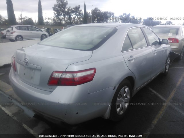 4T1BE46K97U105659 - 2007 TOYOTA CAMRY NEW GENERAT CE/LE/XLE/SE SILVER photo 4