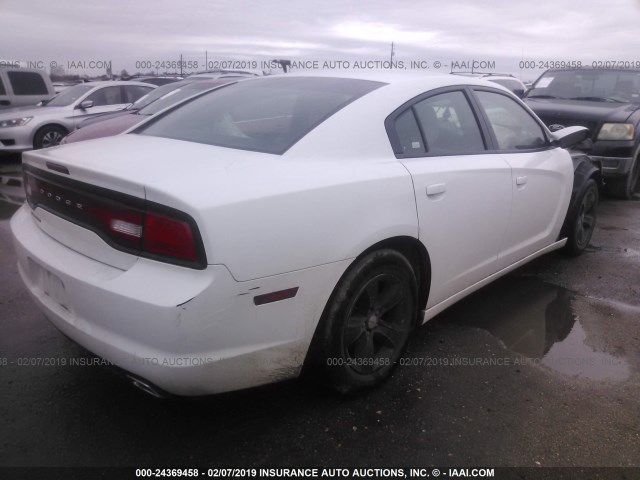 2C3CDXBG2EH266177 - 2014 DODGE CHARGER SE WHITE photo 4