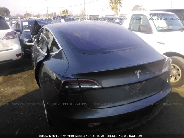 5YJ3E1EA1HF001712 - 2017 TESLA MODEL 3 GRAY photo 3