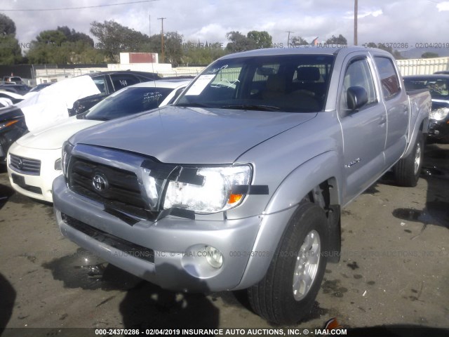 5TEJU62N08Z590751 - 2008 TOYOTA TACOMA DOUBLE CAB PRERUNNER SILVER photo 2