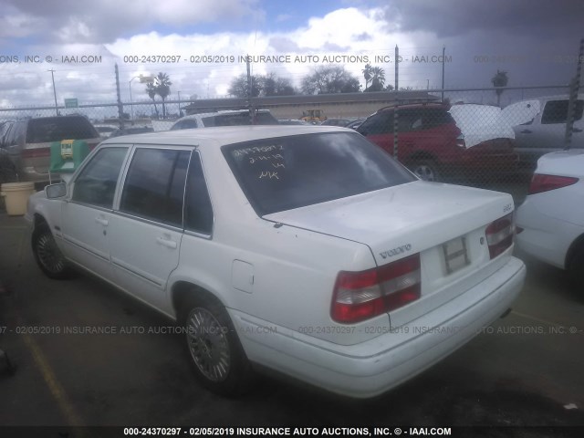 YV1KS9606W1130845 - 1998 VOLVO S90 WHITE photo 3