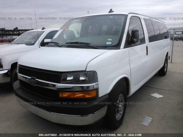 1GAZGPFG1J1216721 - 2018 CHEVROLET EXPRESS G3500 LT WHITE photo 2