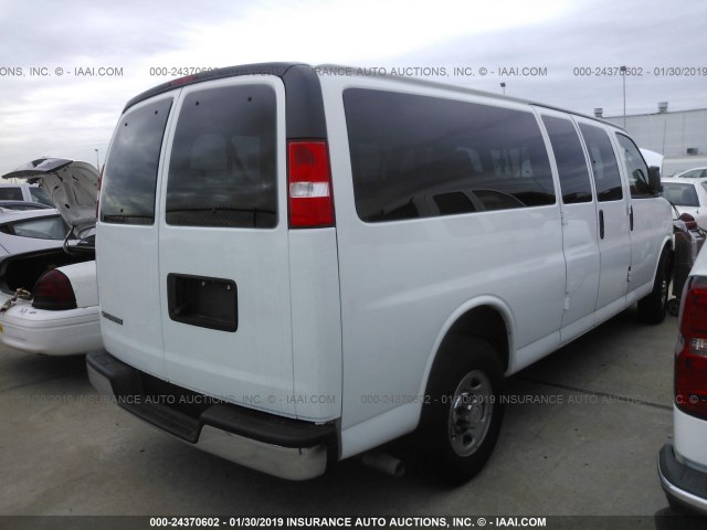 1GAZGPFG1J1216721 - 2018 CHEVROLET EXPRESS G3500 LT WHITE photo 4