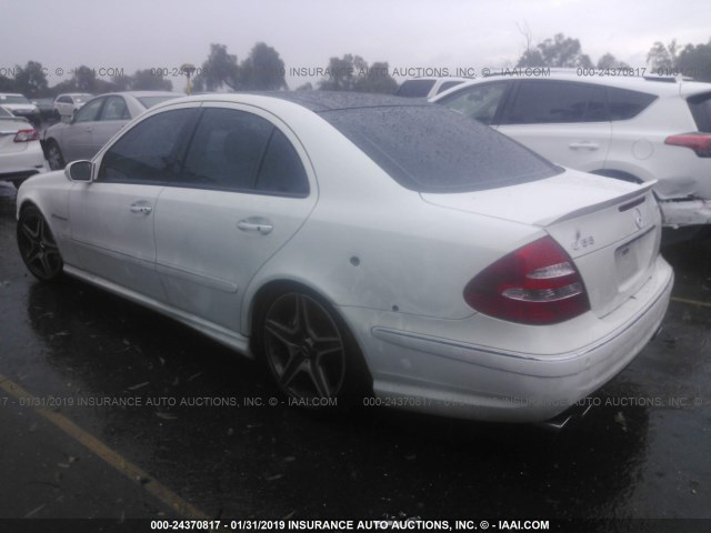 WDBUF76J45A758321 - 2005 MERCEDES-BENZ E 55 AMG WHITE photo 3