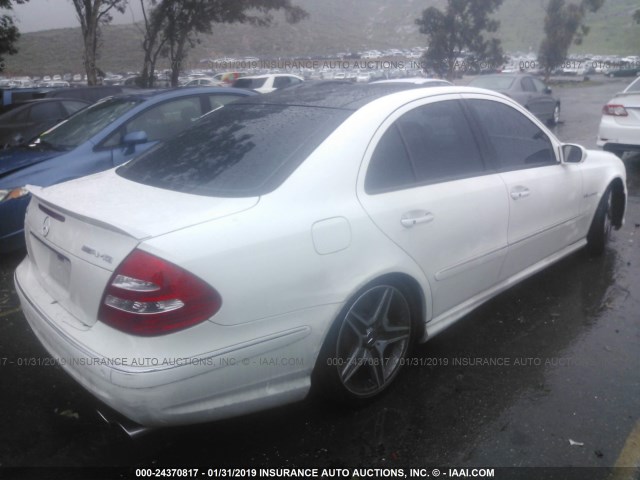 WDBUF76J45A758321 - 2005 MERCEDES-BENZ E 55 AMG WHITE photo 4