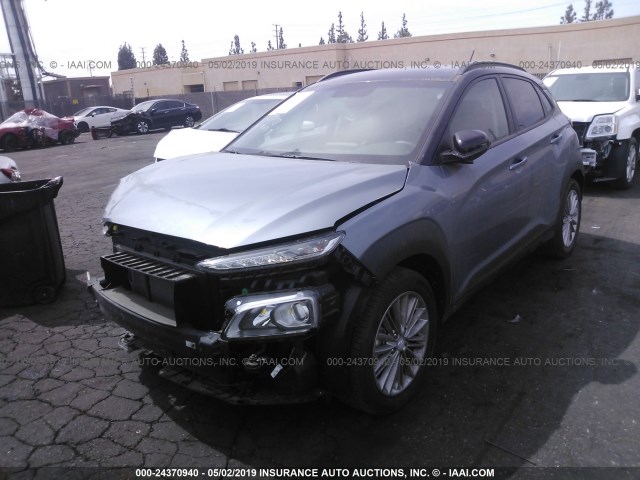 KM8K22AAXJU103082 - 2018 HYUNDAI KONA SEL Light Blue photo 2