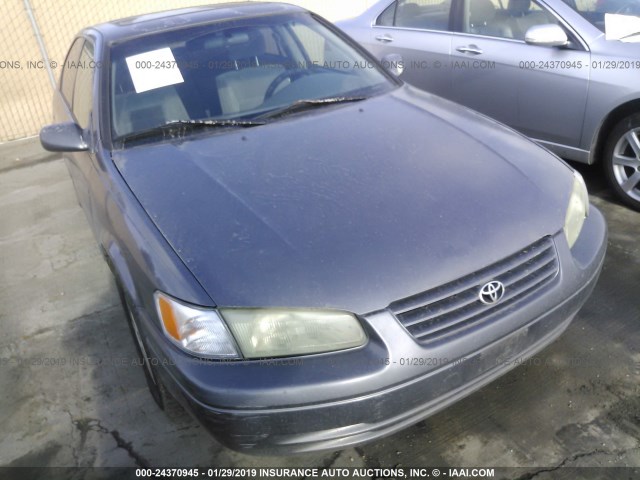 JT2BF22K7X0220661 - 1999 TOYOTA CAMRY LE/XLE Сұр фото 1