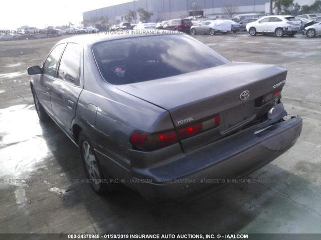 JT2BF22K7X0220661 - 1999 TOYOTA CAMRY LE/XLE Сұр фото 3