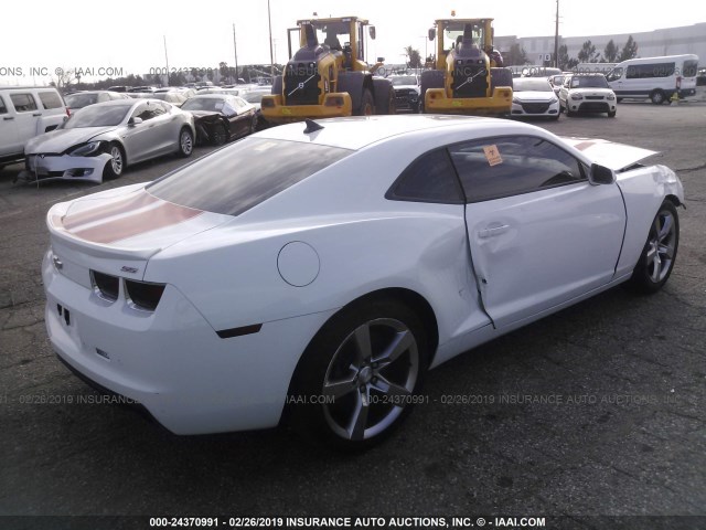 2G1FK1EJ0A9171956 - 2010 CHEVROLET CAMARO WHITE photo 4