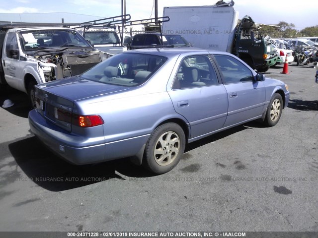 JT2BF22K5Y0254678 - 2000 TOYOTA CAMRY CE/LE/XLE BLUE photo 4