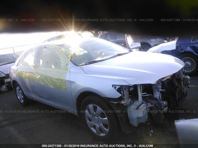 4T4BE46KX8R018571 - 2008 TOYOTA CAMRY CE/LE/XLE/SE SILVER photo 1