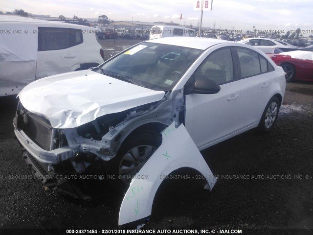 1G1PA5SG1E7113403 - 2014 CHEVROLET CRUZE LS WHITE photo 2