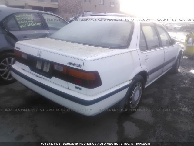 1HGCA5545JA165669 - 1988 HONDA ACCORD LXI WHITE photo 4