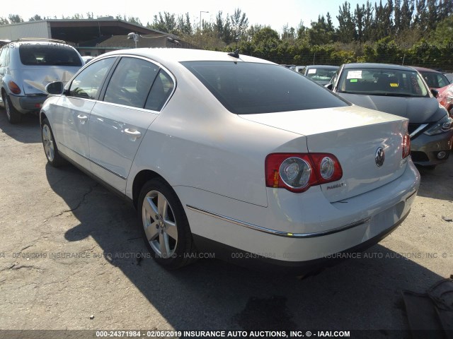 WVWJK73C69P050273 - 2009 VOLKSWAGEN PASSAT TURBO WHITE photo 3