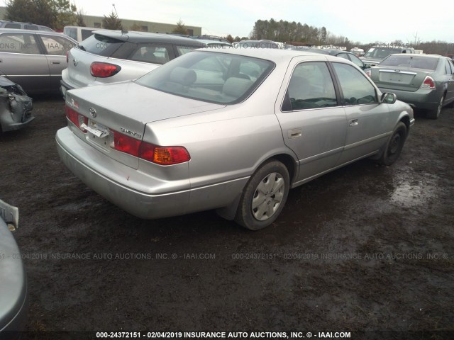 4T1BG22K71U794354 - 2001 TOYOTA CAMRY CE/LE/XLE SILVER photo 4