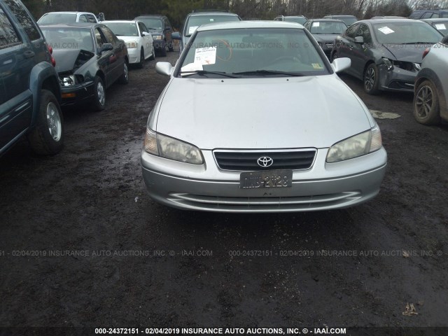 4T1BG22K71U794354 - 2001 TOYOTA CAMRY CE/LE/XLE SILVER photo 6