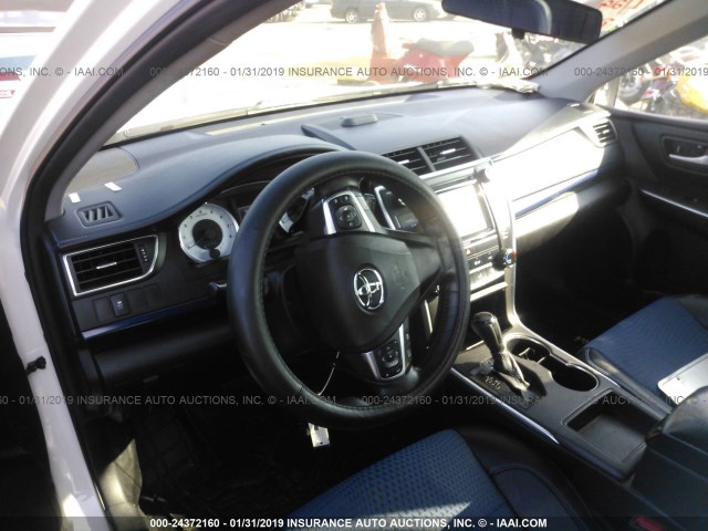 4T1BF1FK9GU151018 - 2016 TOYOTA CAMRY LE/XLE/SE/XSE 白色 照片 5