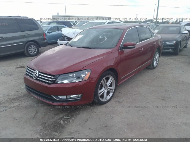 1VWBS7A3XFC009569 - 2015 VOLKSWAGEN PASSAT SE RED photo 2