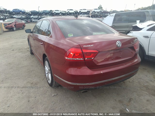 1VWBS7A3XFC009569 - 2015 VOLKSWAGEN PASSAT SE RED photo 3