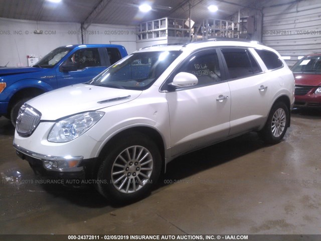 5GAKVBEDXBJ154859 - 2011 BUICK ENCLAVE CXL WHITE photo 2