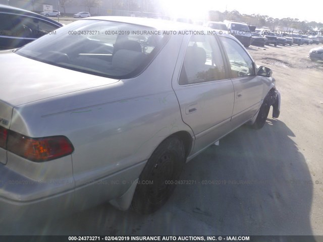 4T1BG22K9YU700226 - 2000 TOYOTA CAMRY CE/LE/XLE TAN photo 4