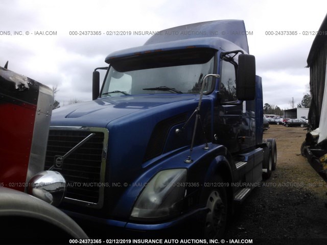 4V4NC9GH47N480462 - 2007 VOLVO VN VNL BLUE photo 2