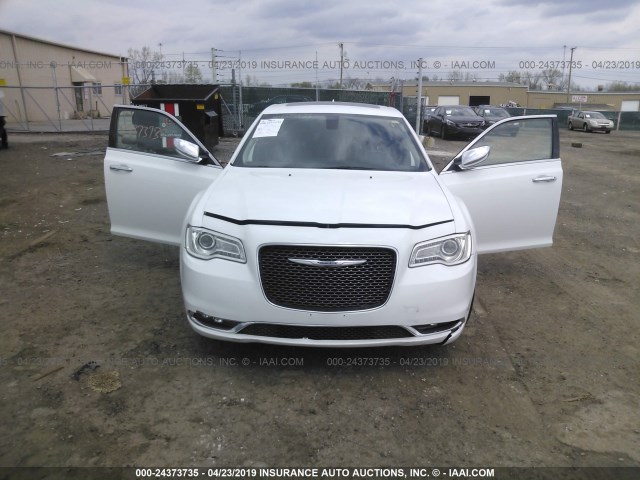 2C3CCAKG0GH270151 - 2016 CHRYSLER 300C WHITE photo 6