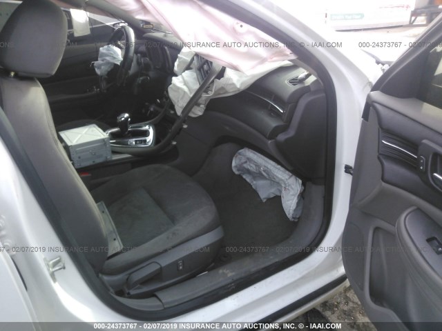 1G11B5SA0DF208103 - 2013 CHEVROLET MALIBU LS WHITE photo 5