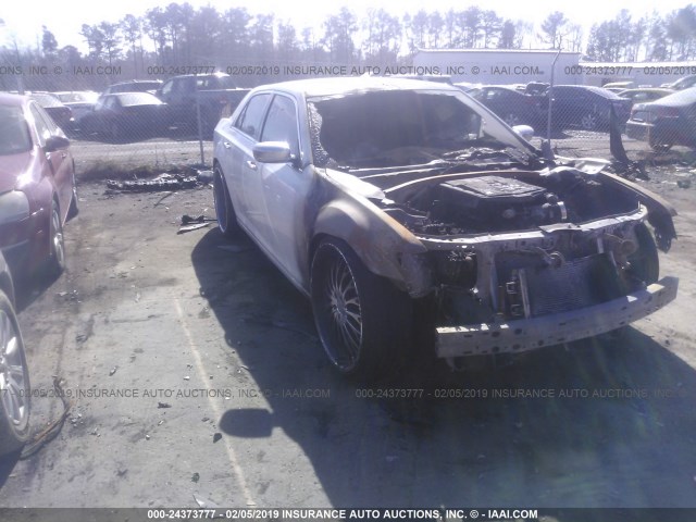 2C3CCAET8DH630402 - 2013 CHRYSLER 300C WHITE photo 1