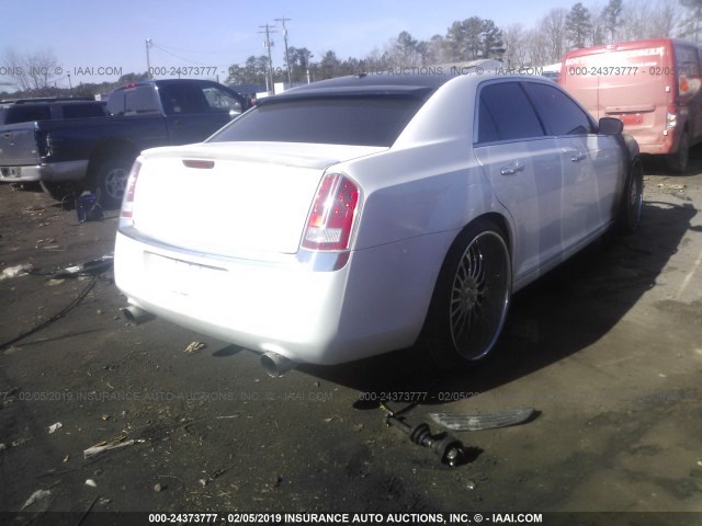 2C3CCAET8DH630402 - 2013 CHRYSLER 300C WHITE photo 4