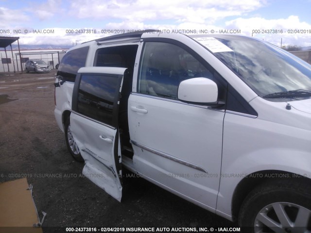 2C4RC1BG2ER436151 - 2014 CHRYSLER TOWN & COUNTRY TOURING WHITE photo 6